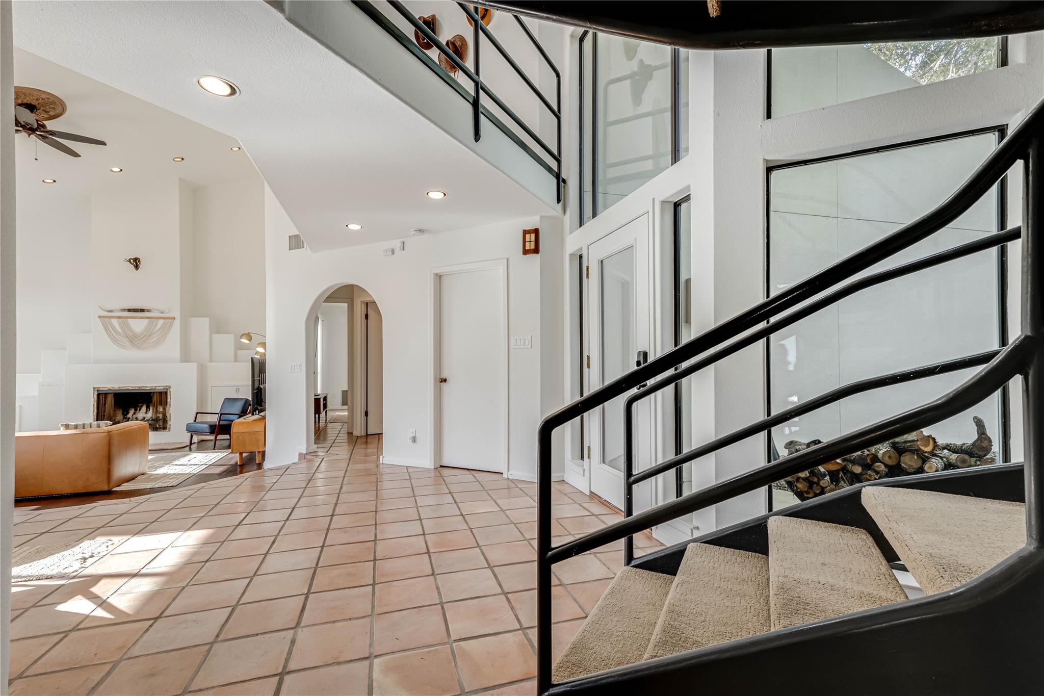 2701 Hillside CIR