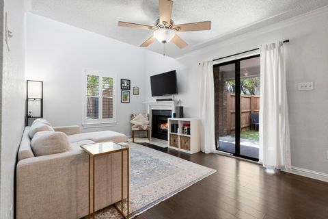 Photo of 7635 Guadalupe ST #202, Austin, TX 78752 (MLS # 1101400)