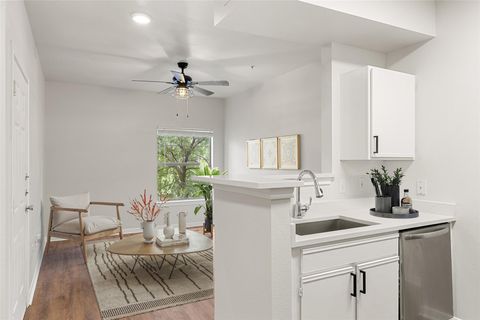 Tiny photo for 2320 Gracy Farms LN #323, Austin, TX 78758 (MLS # 7799022)