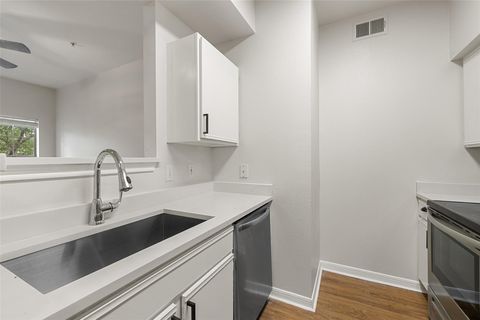 Tiny photo for 2320 Gracy Farms LN #323, Austin, TX 78758 (MLS # 7799022)