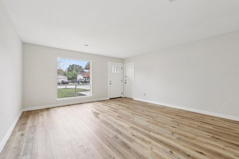 Tiny photo for 5903 N Wagon BND, Austin, TX 78744 (MLS # 4898548)