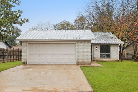 Photo of 5903 N Wagon BND, Austin, TX 78744 (MLS # 4898548)