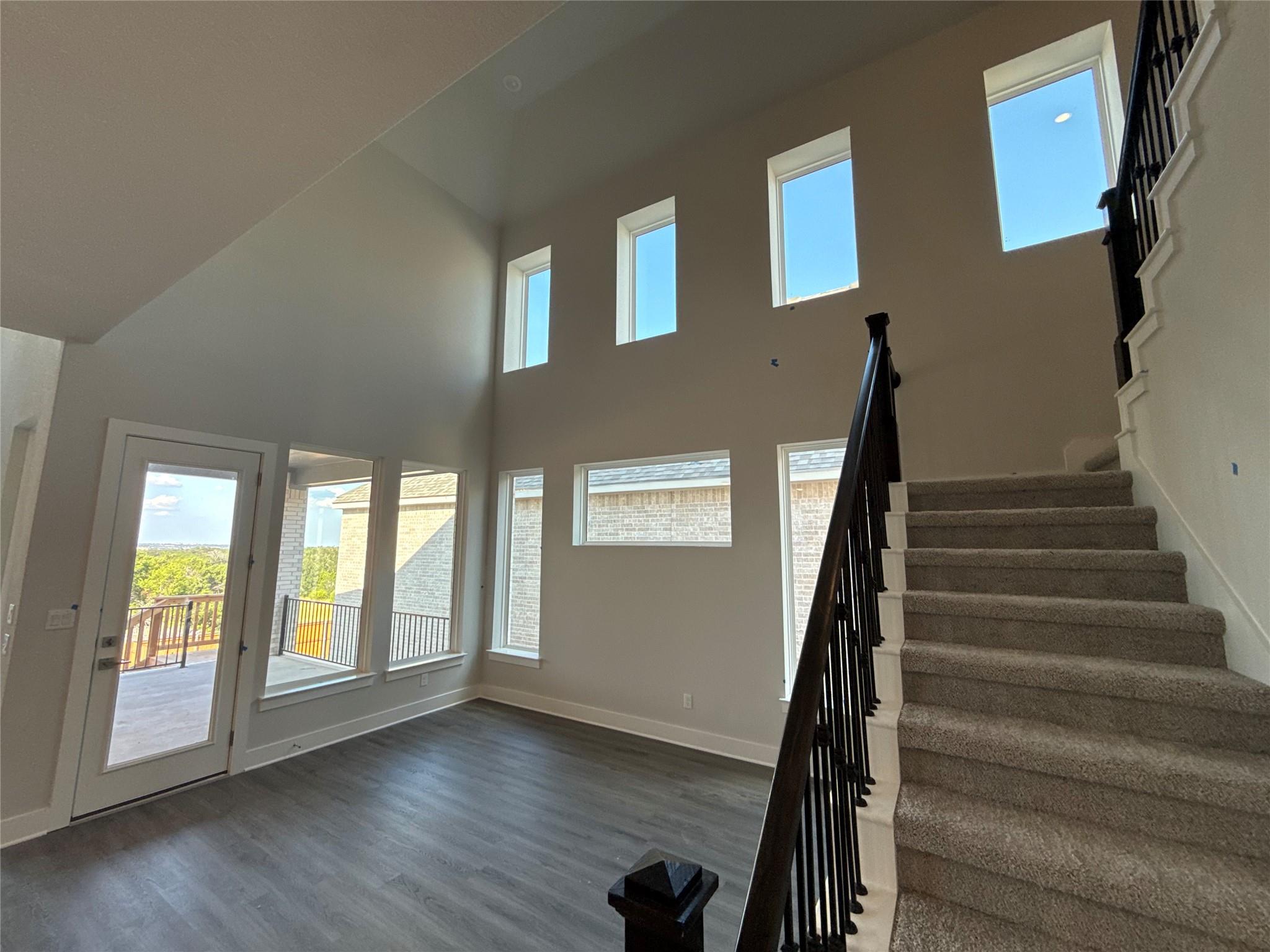 1712 Snowdrop DR
