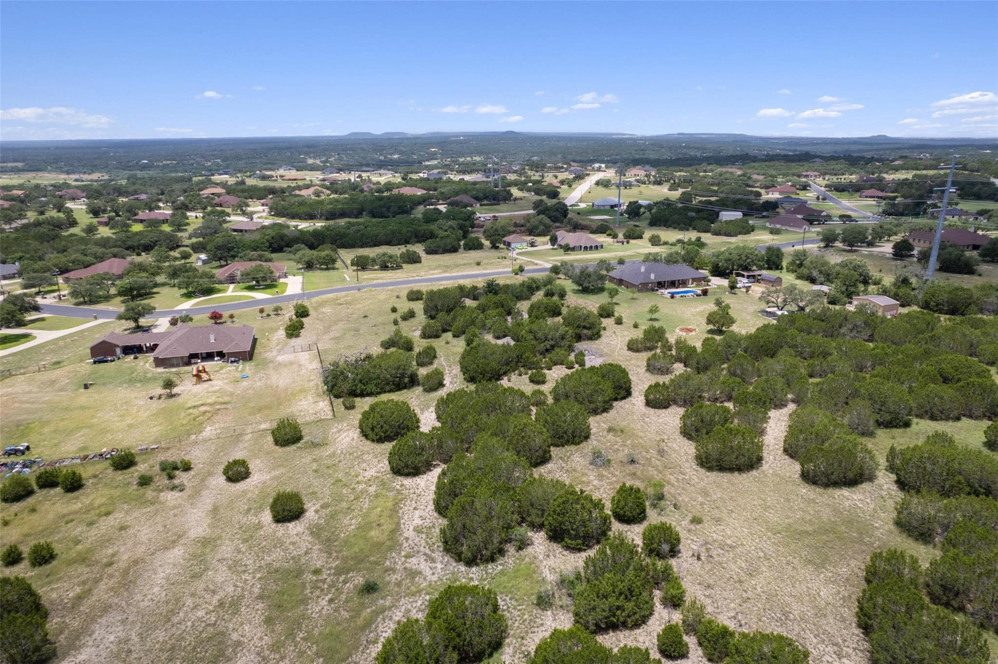 1045 Hickory DR