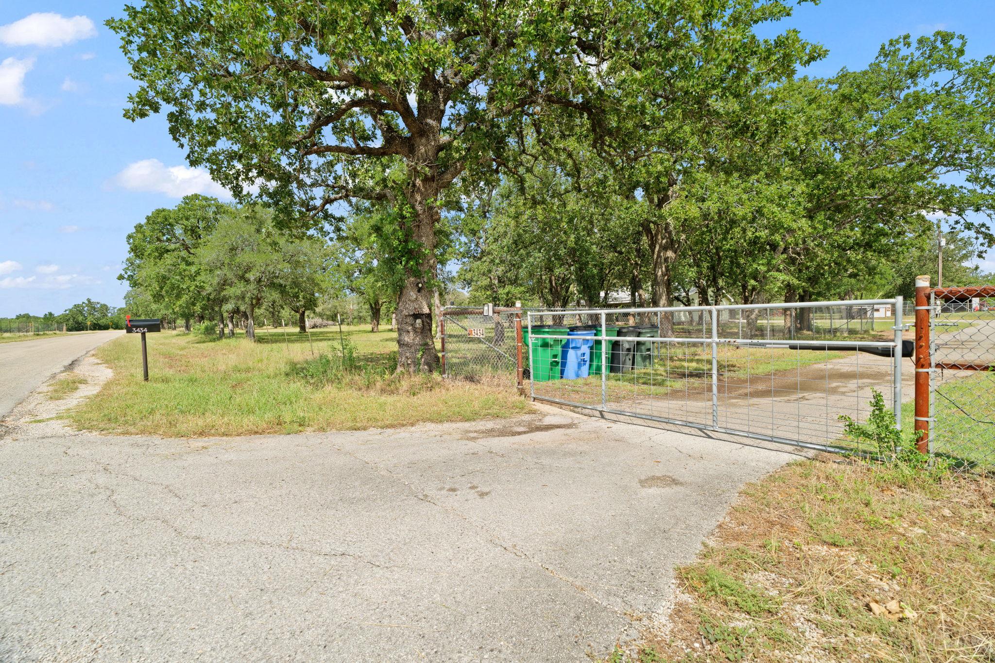 3434 Prairie Lea RD