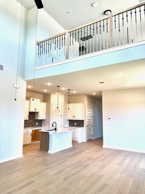 1250 N Roger Hanks PKWY