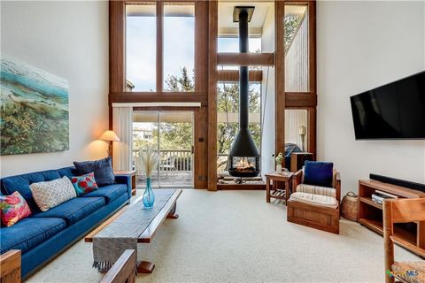 133 Comanche PT Point Venture TX 78645