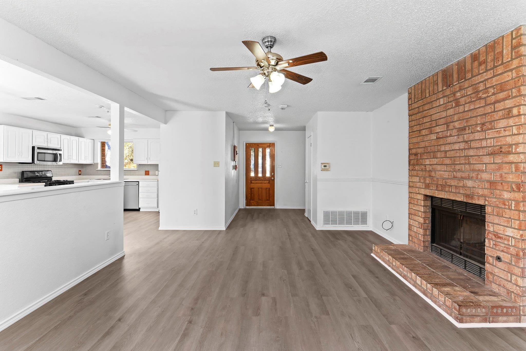 500 Honeysuckle DR