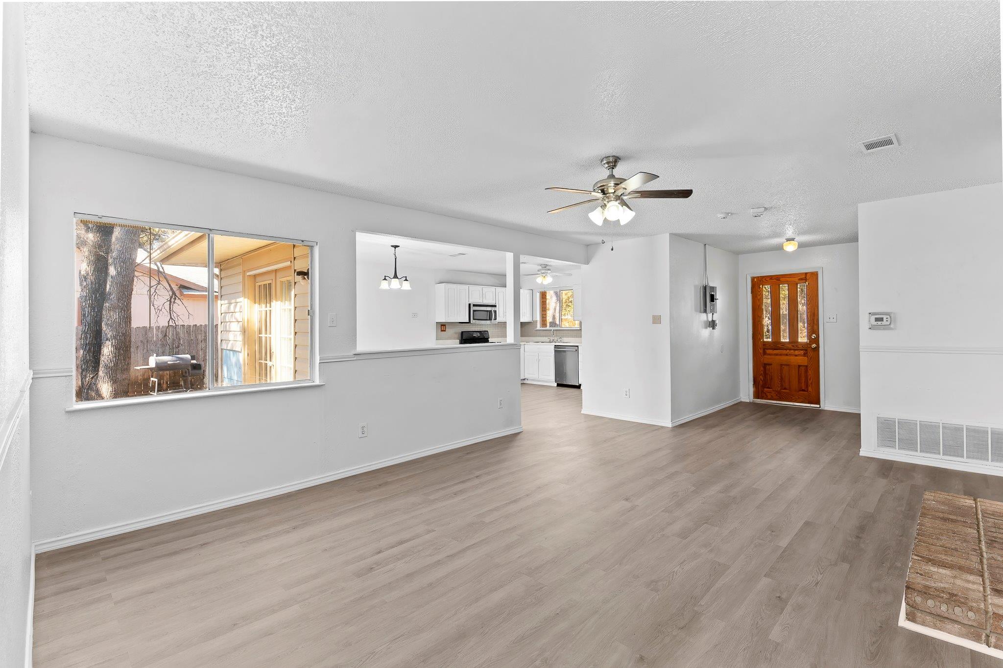 500 Honeysuckle DR