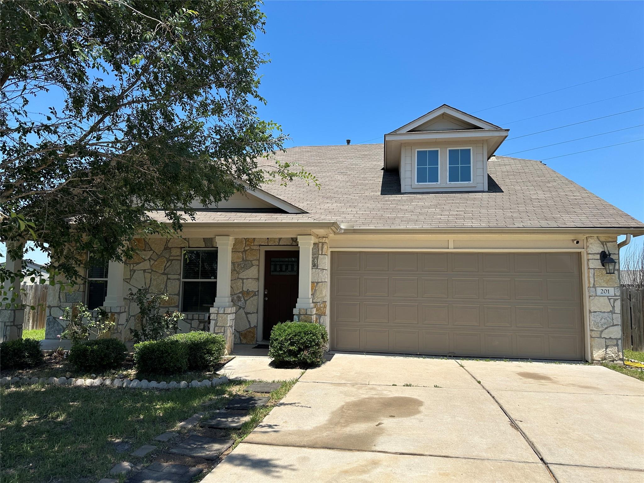 Photo 1 of 35 — 201 N Hunting Lodge LN, Bastrop, TX 78602