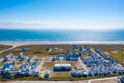 607 W Center SQ Port Aransas TX 78373