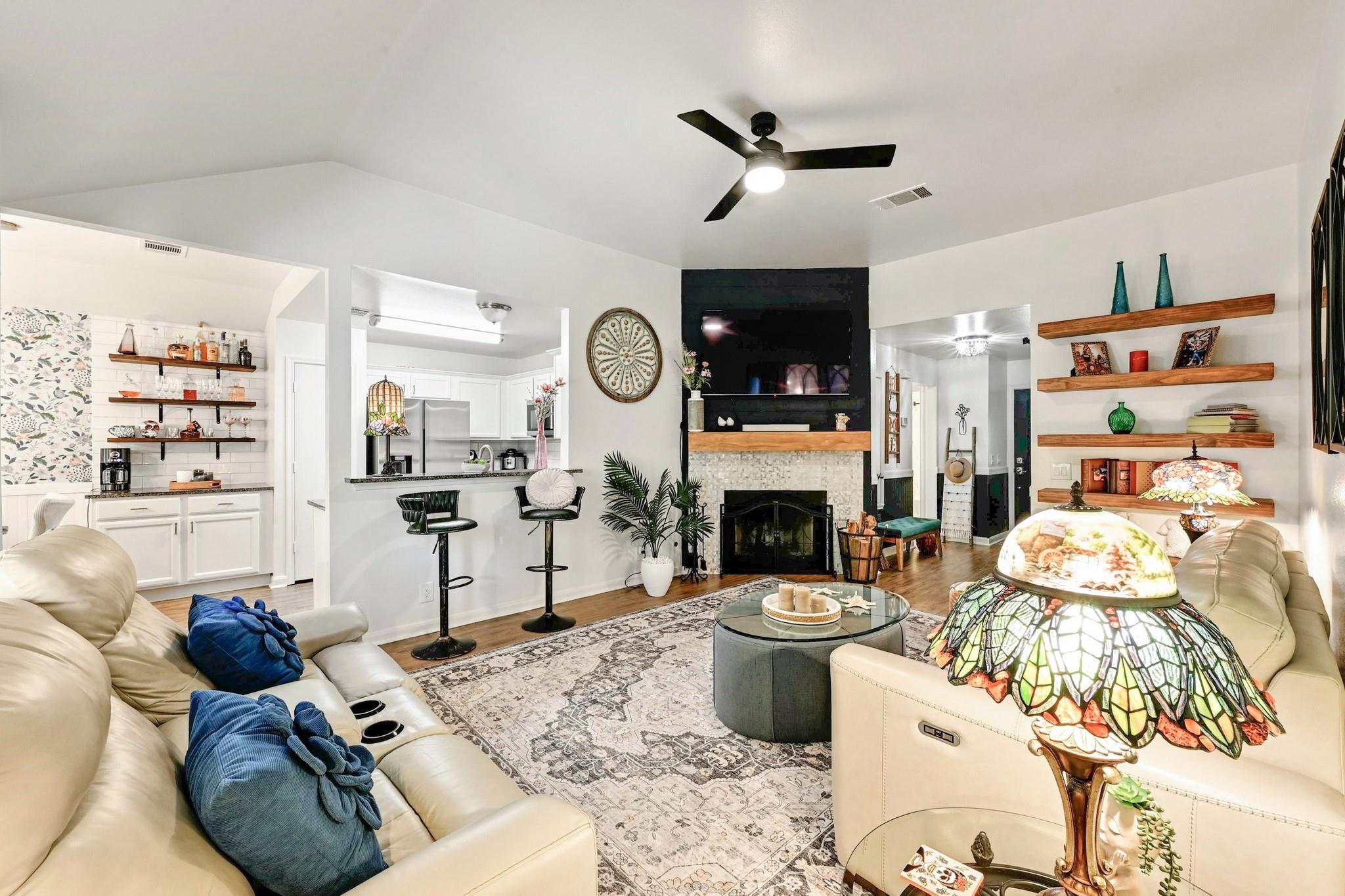 711 Maplecreek DR