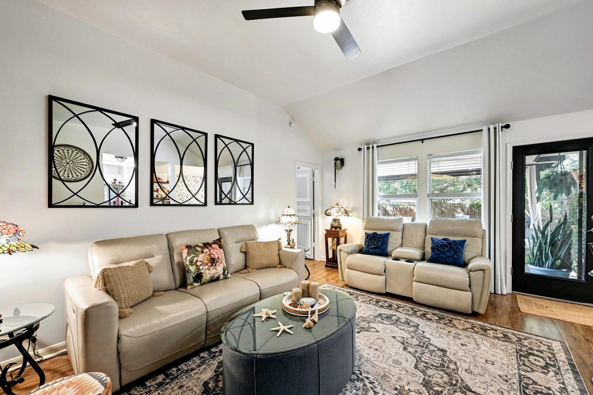711 Maplecreek DR