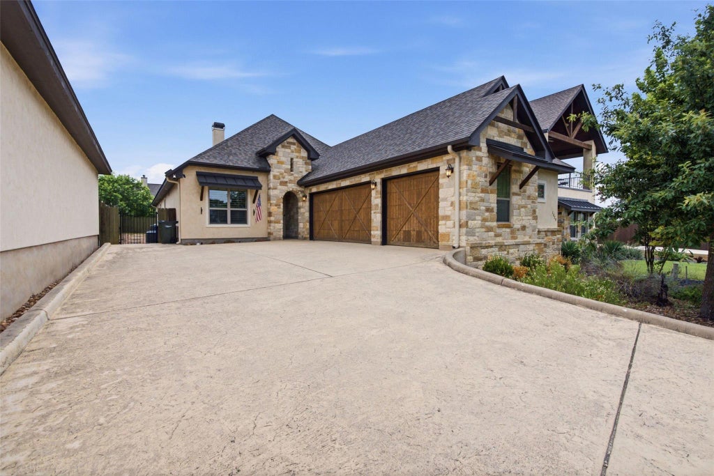 Photo of 1329 River Place DR, New Braunfels, TX 78130 (MLS # 5994229)