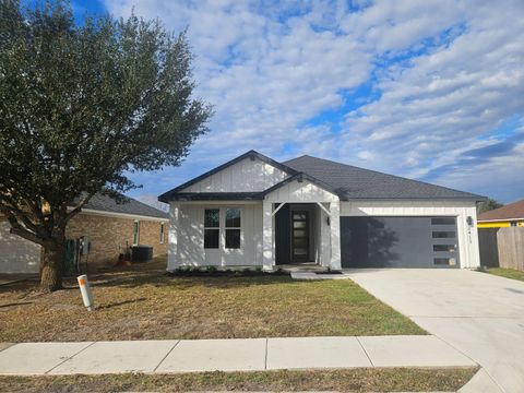 2413 Blue Sky LN Lockhart TX 78644