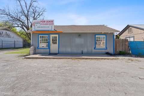 Photo of 4208 S 1st ST, Austin, TX 78745 (MLS # 4855410)