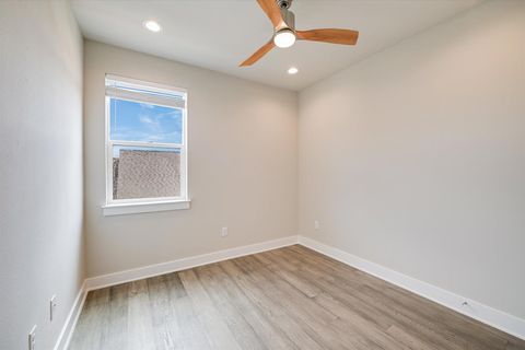 Tiny photo for 4402 Authentic DR #69, Austin, TX 78731 (MLS # 4946814)