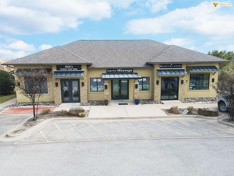 Photo of 427 Ranch Road 620 Rd S, Lakeway, TX 78734 (MLS # 3724561)