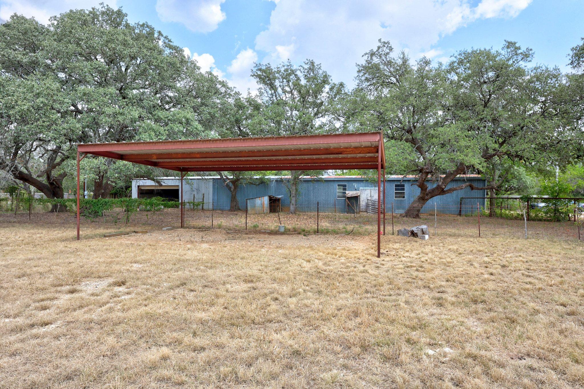 301 Private Road 904