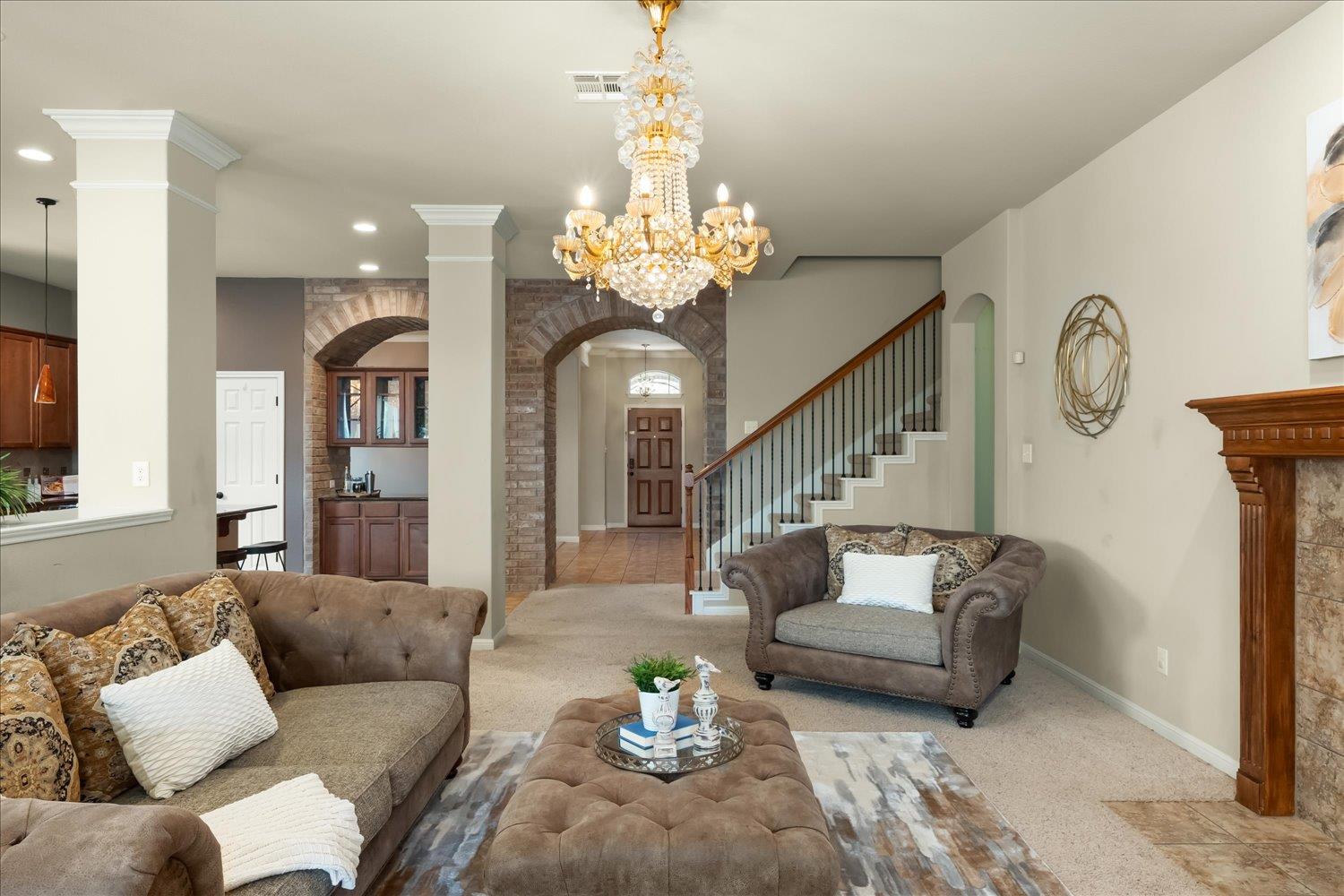 2303 Erica Kaitlin LN