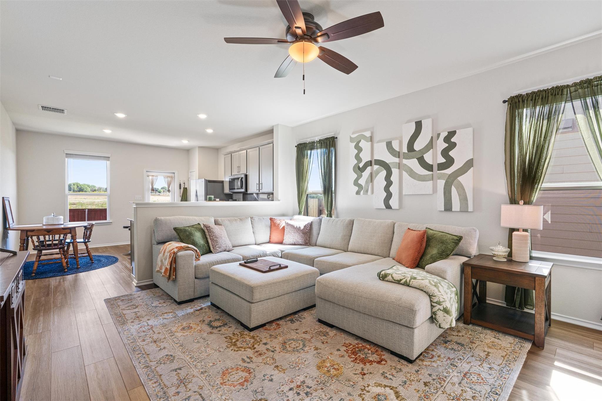 715 Papaya DR