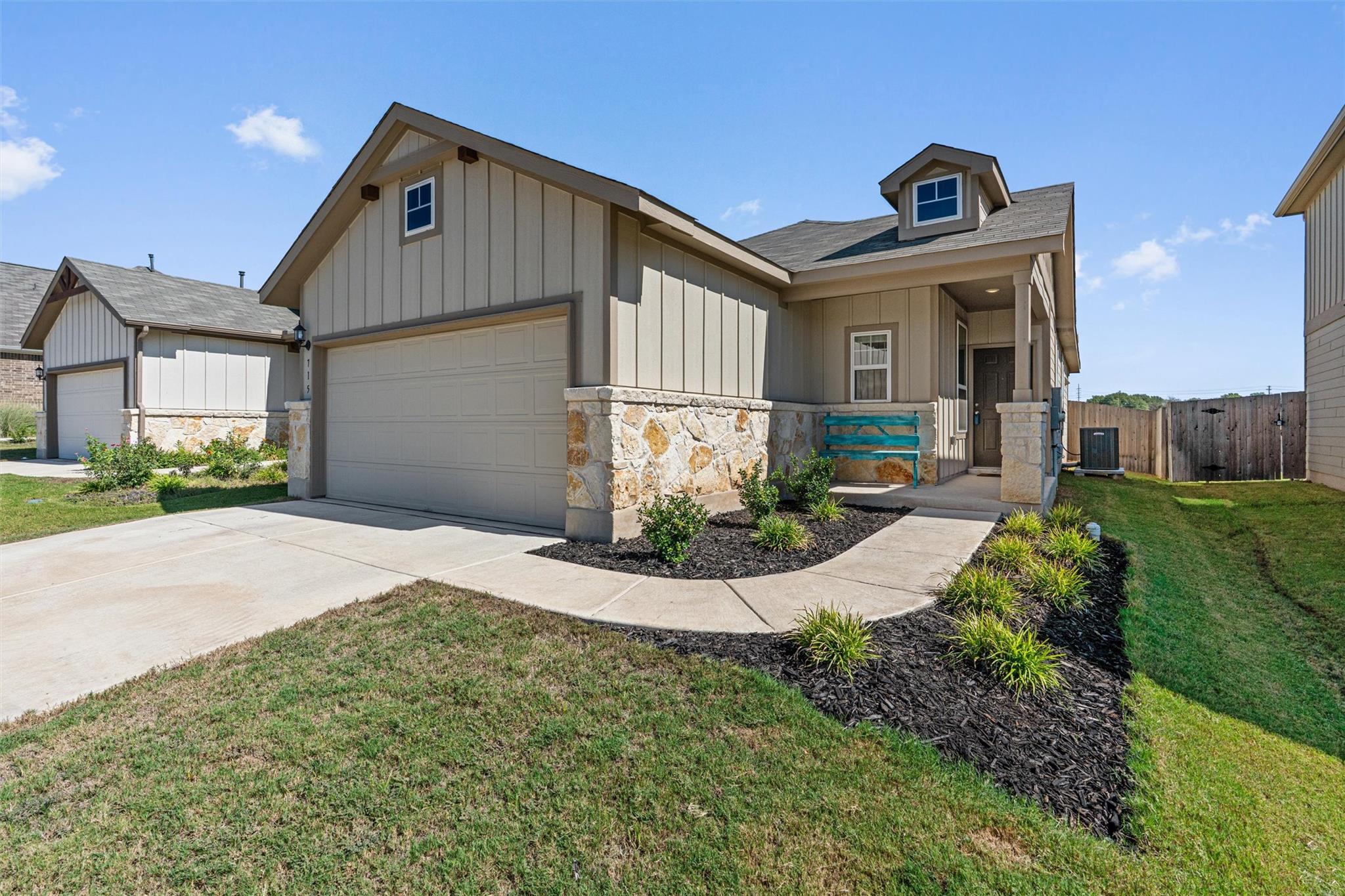 715 Papaya DR