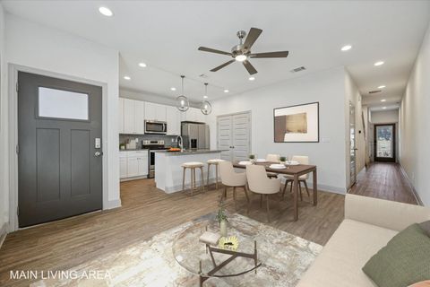 Photo of 18812 Nicklaus DR, Point Venture, TX 78645 (MLS # 9329336)