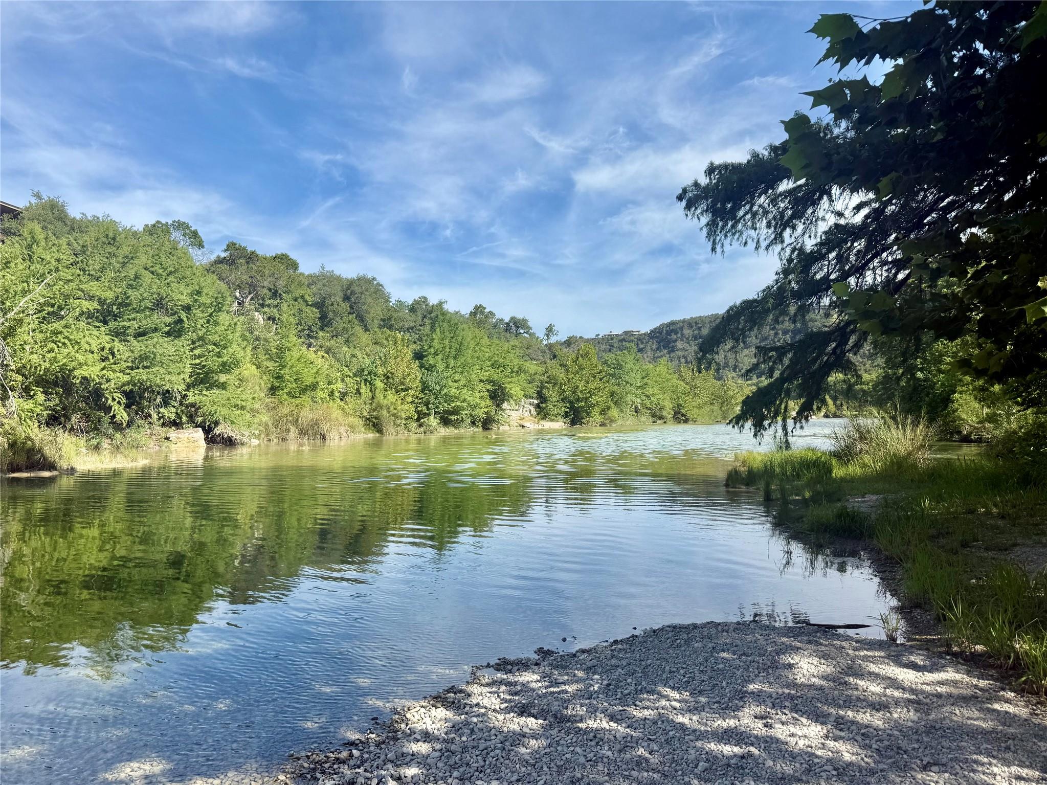 4 Meridian DR