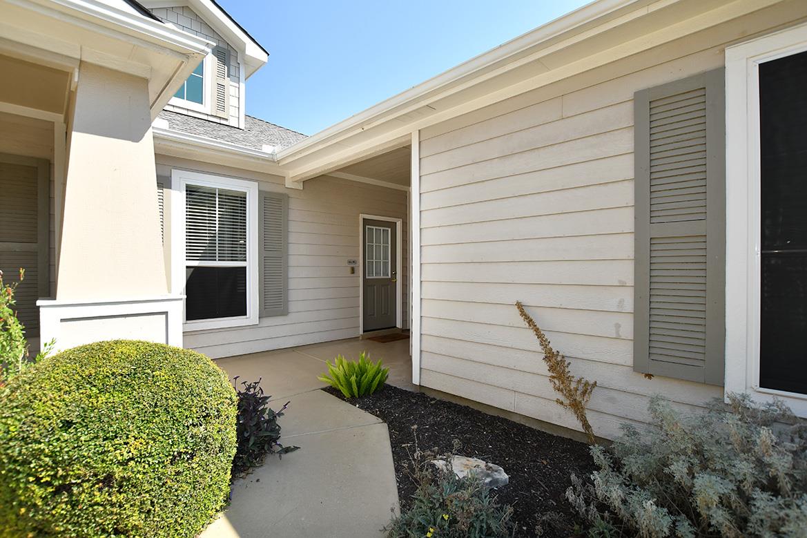 143 Dickens CIR