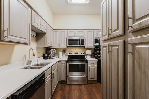 Tiny photo for 1910 Robbins PL #207, Austin, TX 78705 (MLS # 3681026)