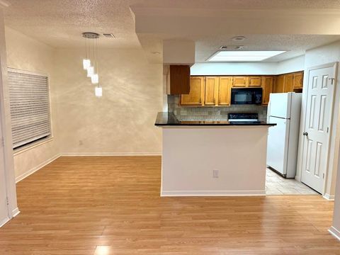 Tiny photo for 915 W 23rd ST #108, Austin, TX 78705 (MLS # 1046150)
