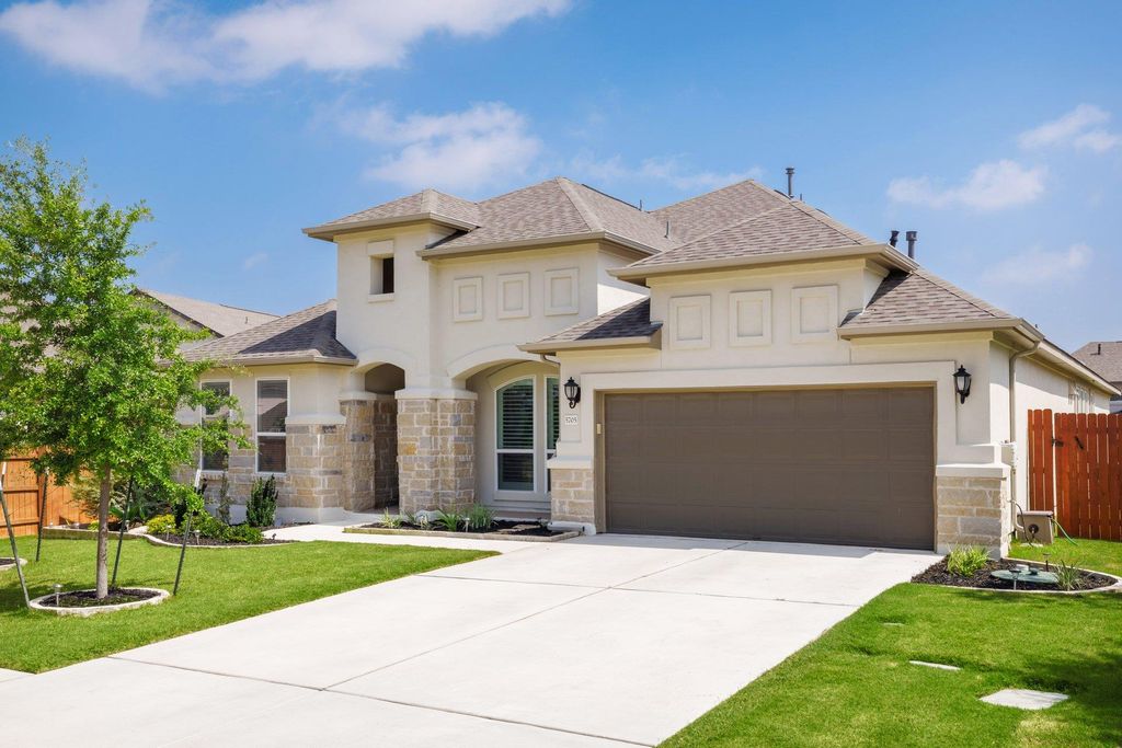 Photo of 5705 Navajo Draw LN, Austin, TX 78738 (MLS # 8417312)