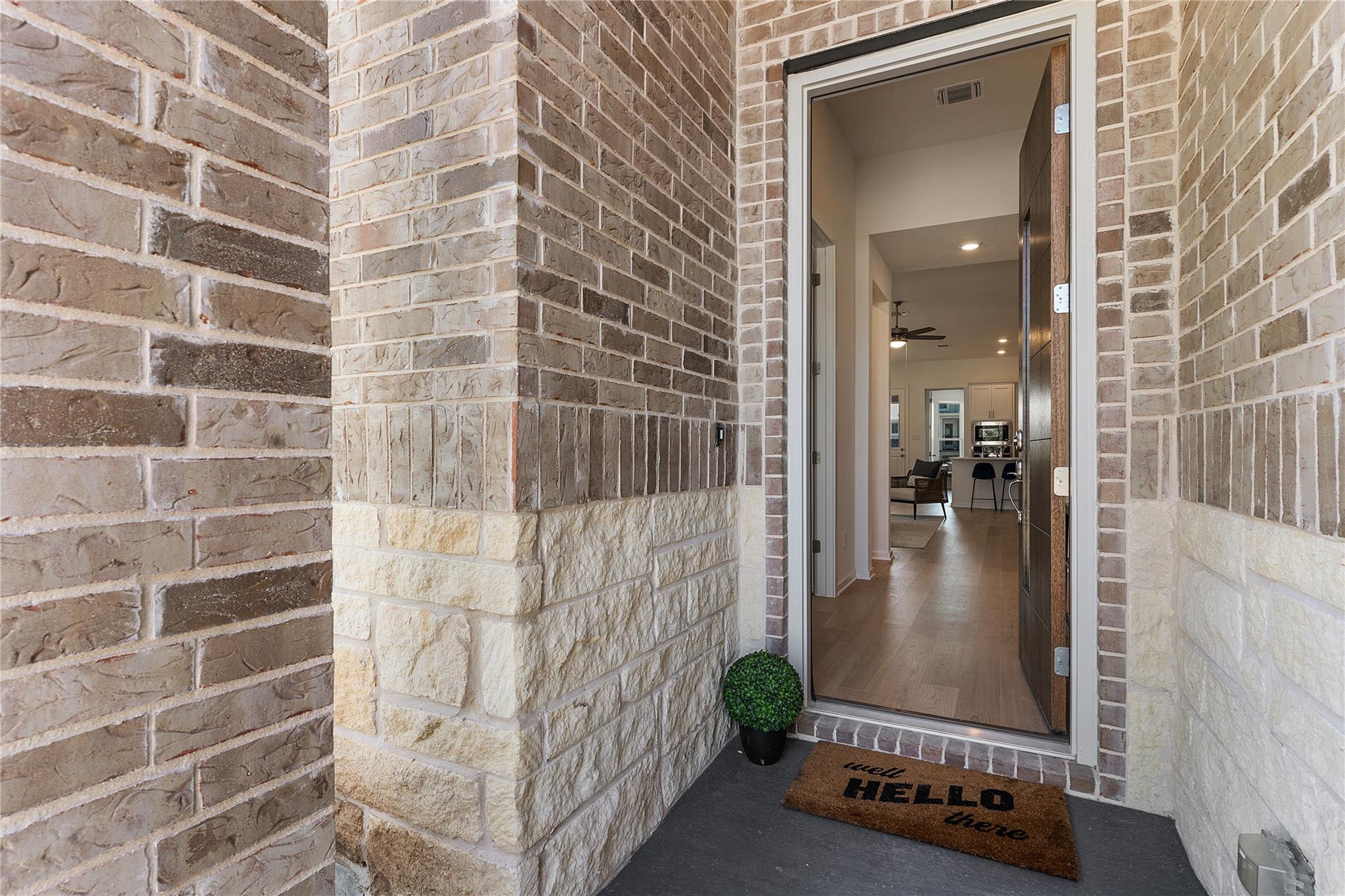25625 Flora Bella LN