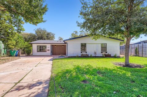 Photo of 2014 Hardy CIR, Austin, TX 78757 (MLS # 6697543)