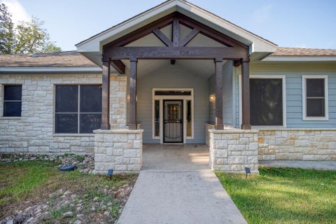 Photo of 117 W Kamoi CT, Bastrop, TX 78602 (MLS # 8872346)