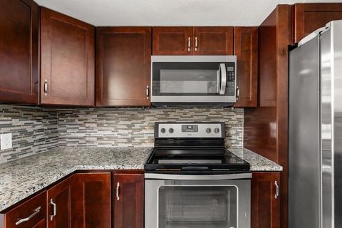 Tiny photo for 1 Crystal Springs Court CT #H, The Hills, TX 78738 (MLS # 2852949)