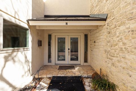 Tiny photo for 1 Crystal Springs Court CT #H, The Hills, TX 78738 (MLS # 2852949)