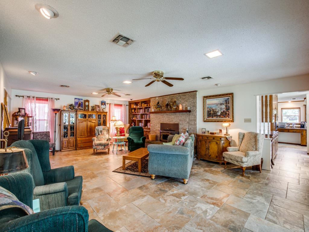 518 ELM CIR