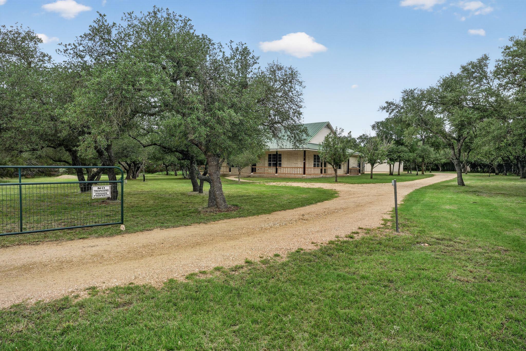 400 Barton Creek DR