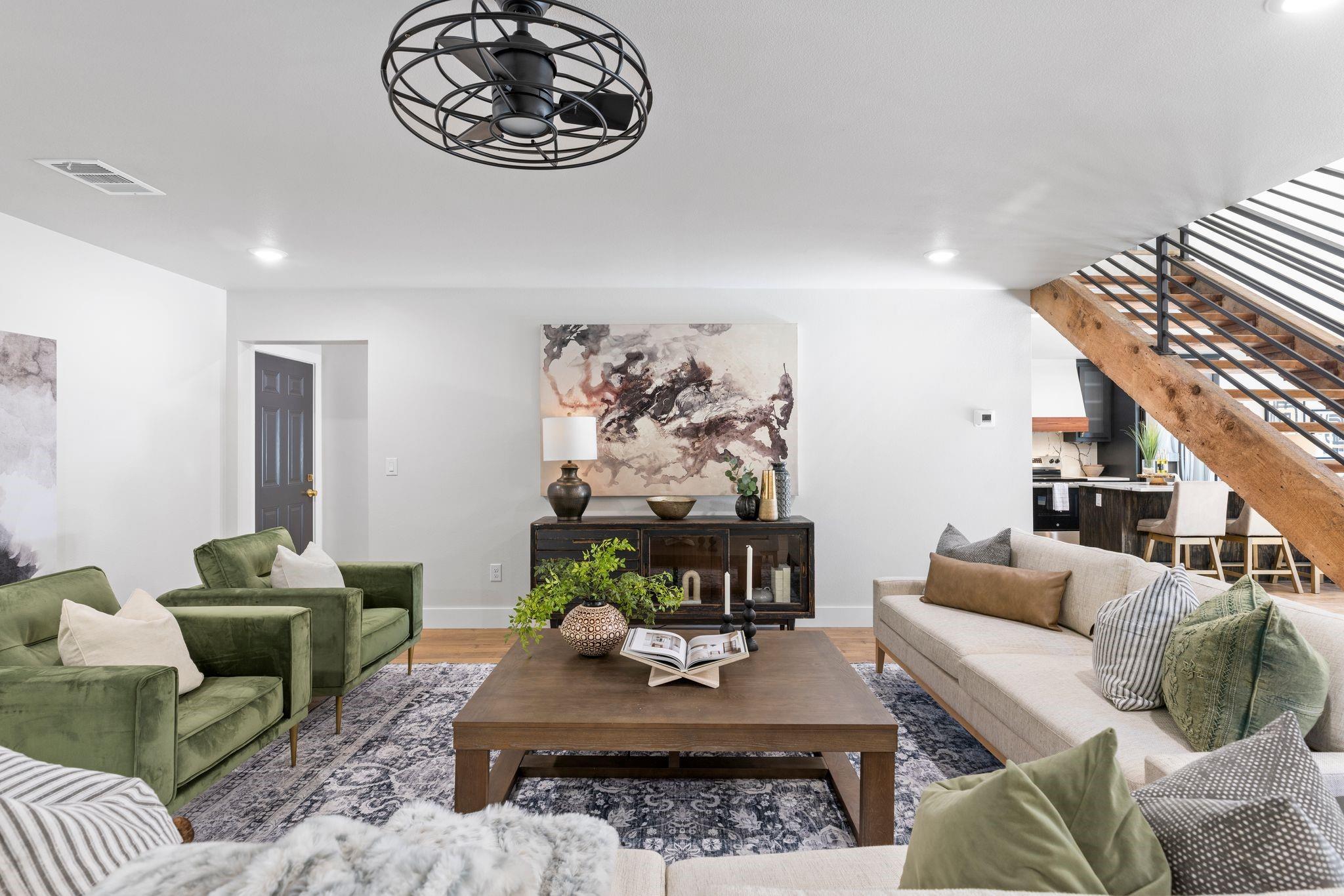 306 Bluebird CIR