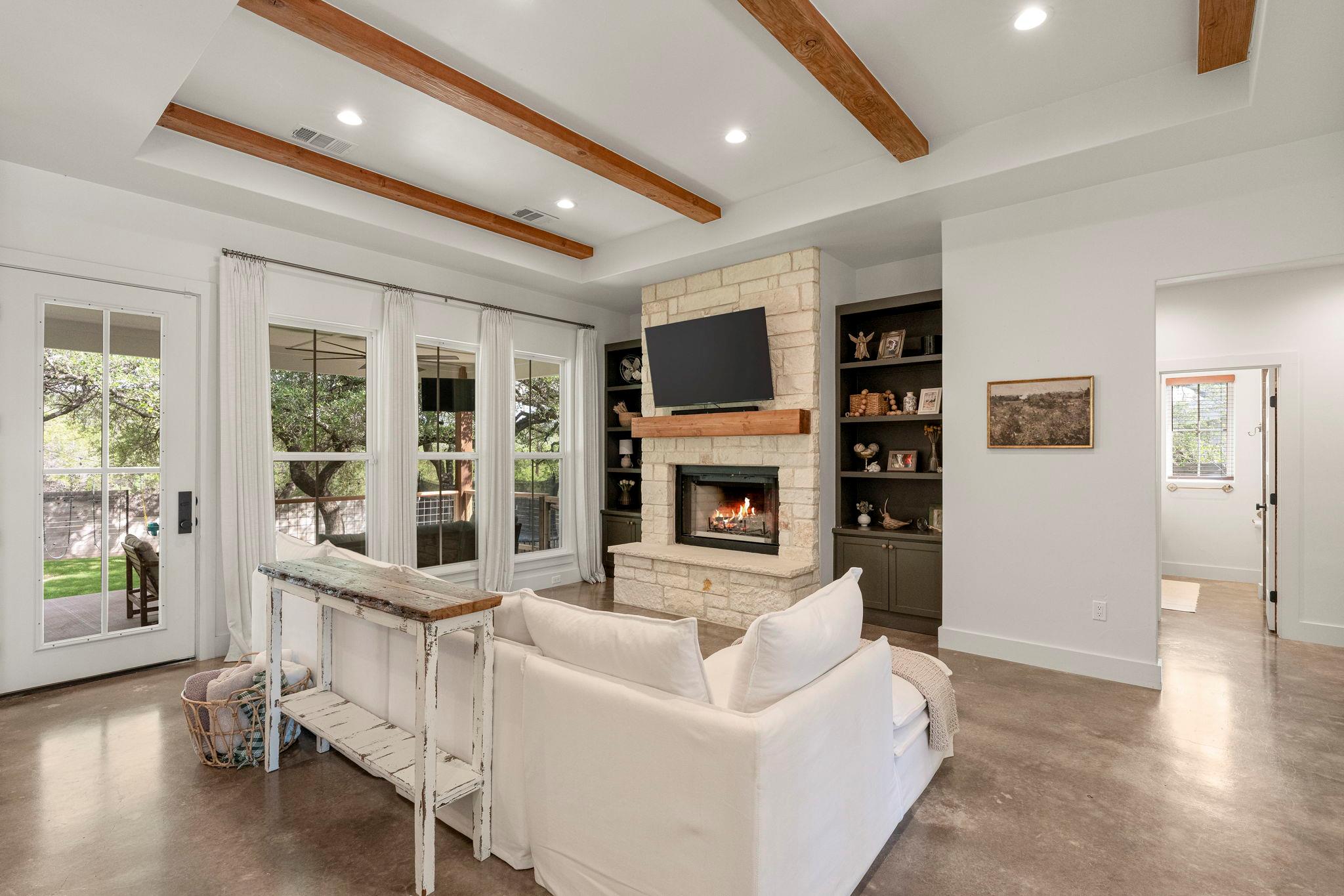 22212 Briarcliff DR