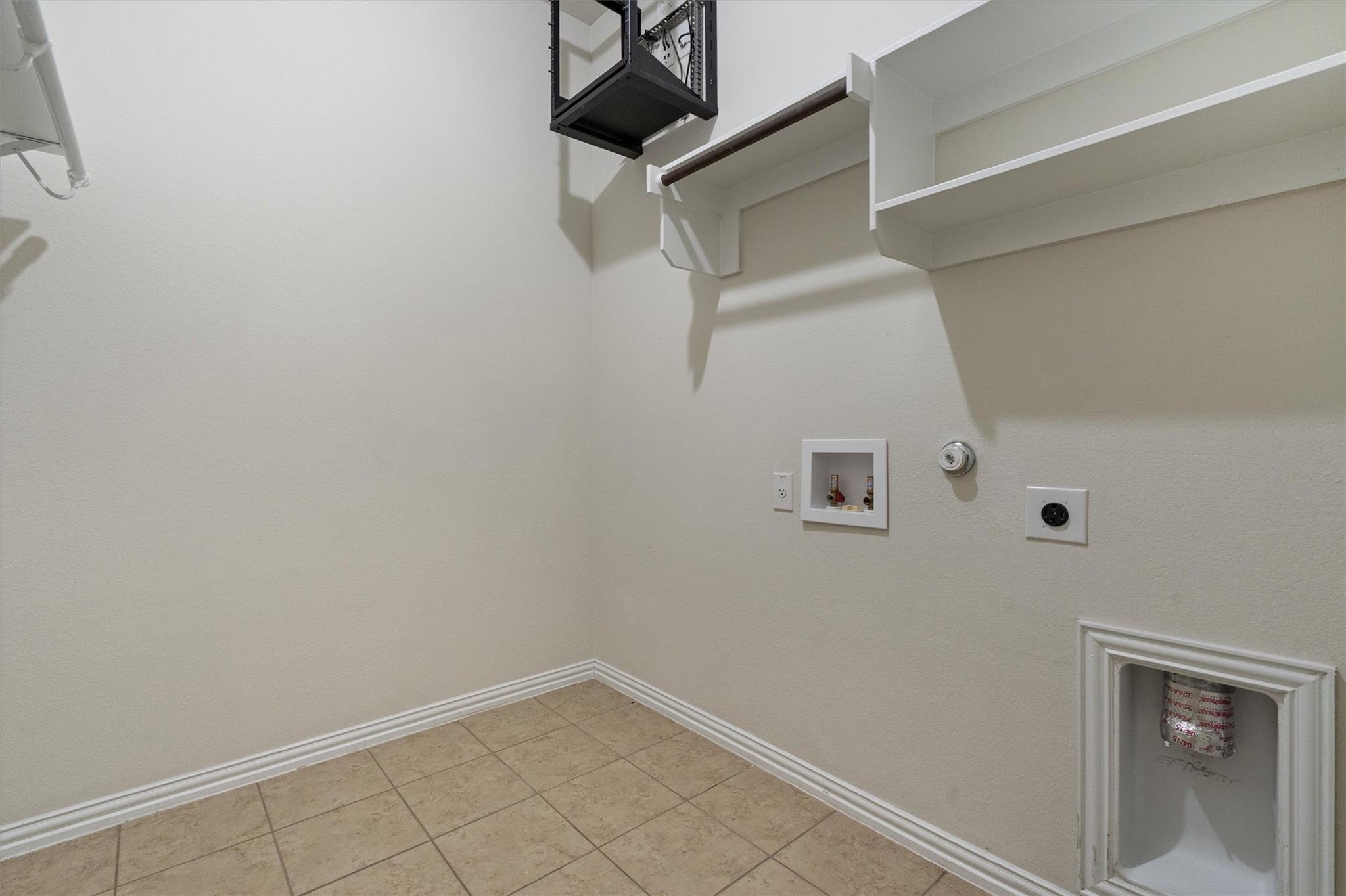 Hutto, Texas 78634, United States, 4 Bedrooms Bedrooms, ,2 BathroomsBathrooms,Residential,Active,203710