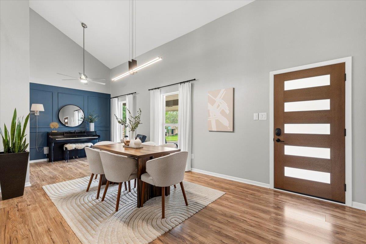 208 Skyloop DR
