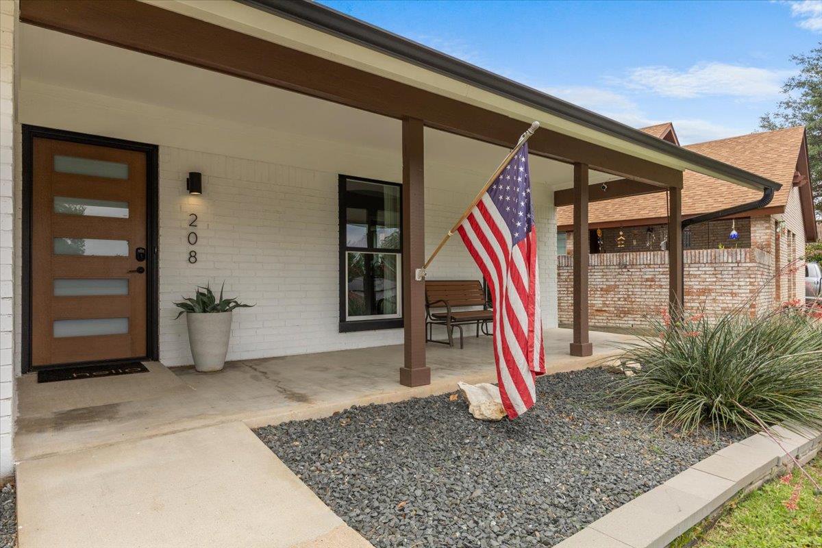208 Skyloop DR