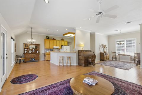 Tiny photo for 18818 Kelly DR, Point Venture, TX 78645 (MLS # 9950334)