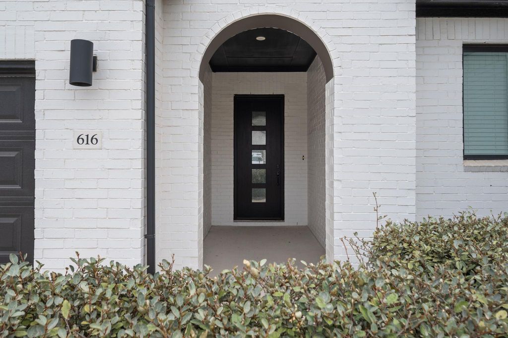 Photo of 616 Hallwood DR, Liberty Hill, TX 78642 (MLS # 8721252)