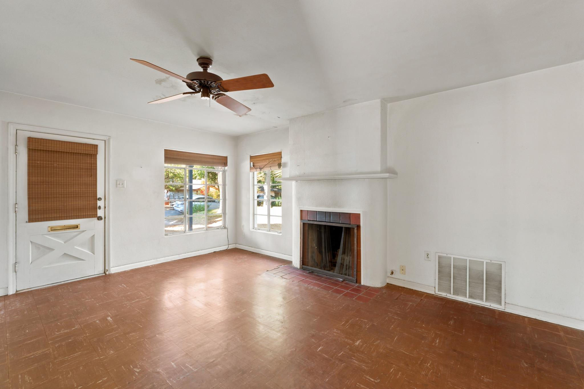 1302 Bentwood RD