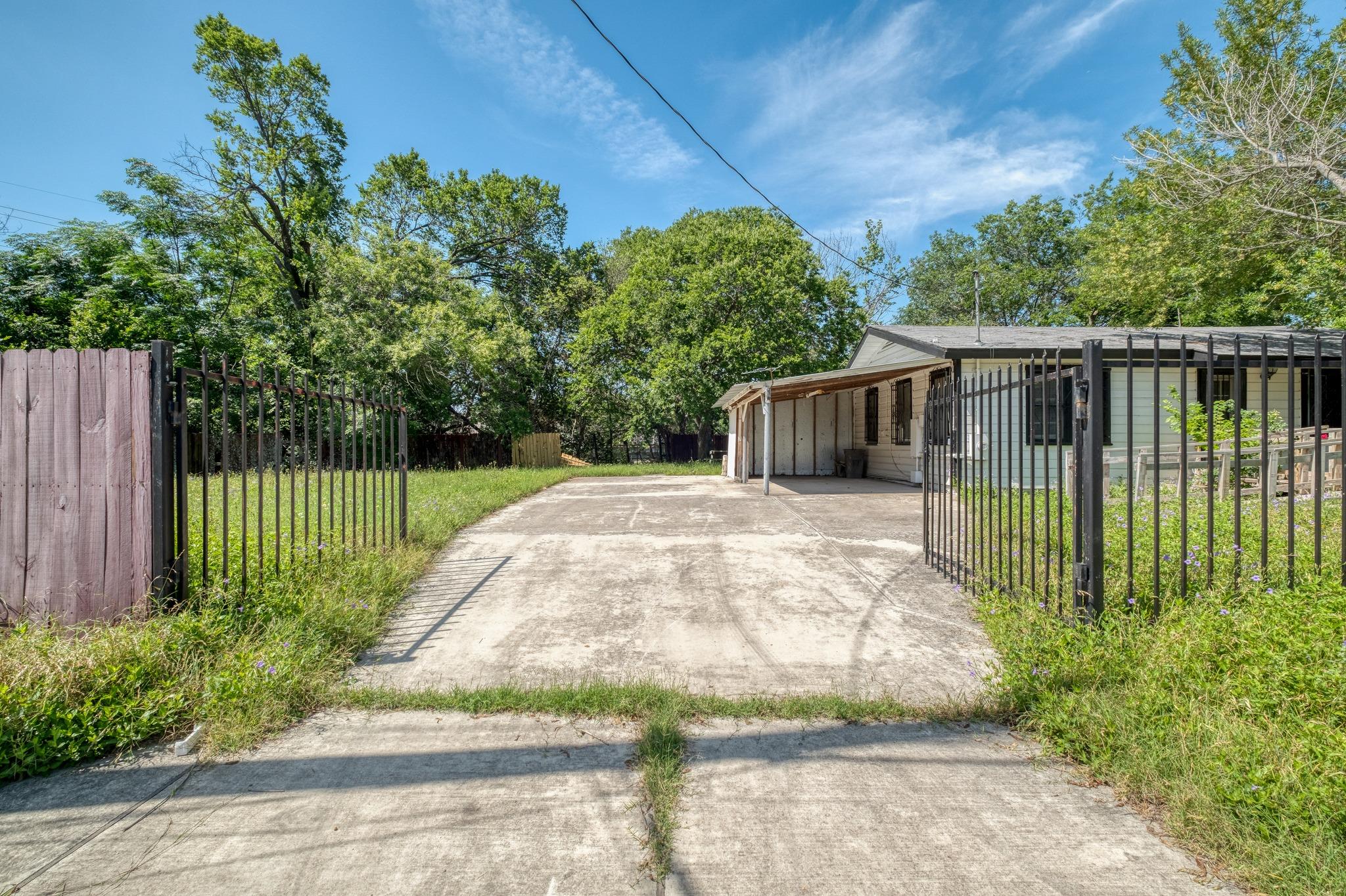 3509 Lyons RD