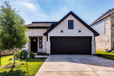185 Standing Rock LN Marble Falls TX 78654