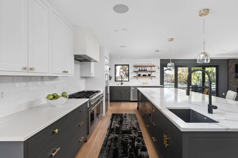 Tiny photo for 302 Buckeye TRL, West Lake Hills, TX 78746 (MLS # 4517633)